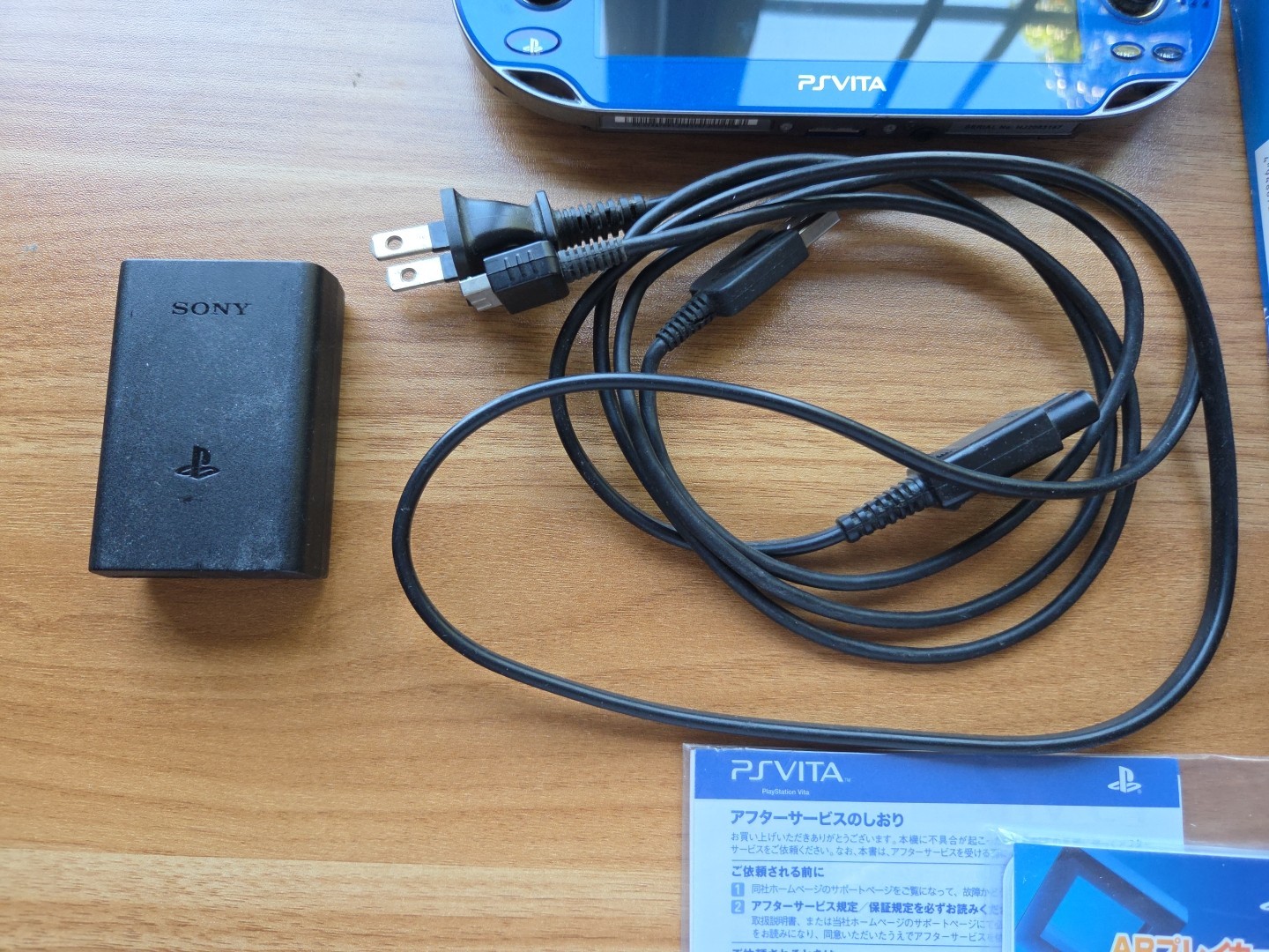 SONY PlayStation PS Vita PCH-1000 CIB ZA04 Sapphire Blue Wi-Fi model