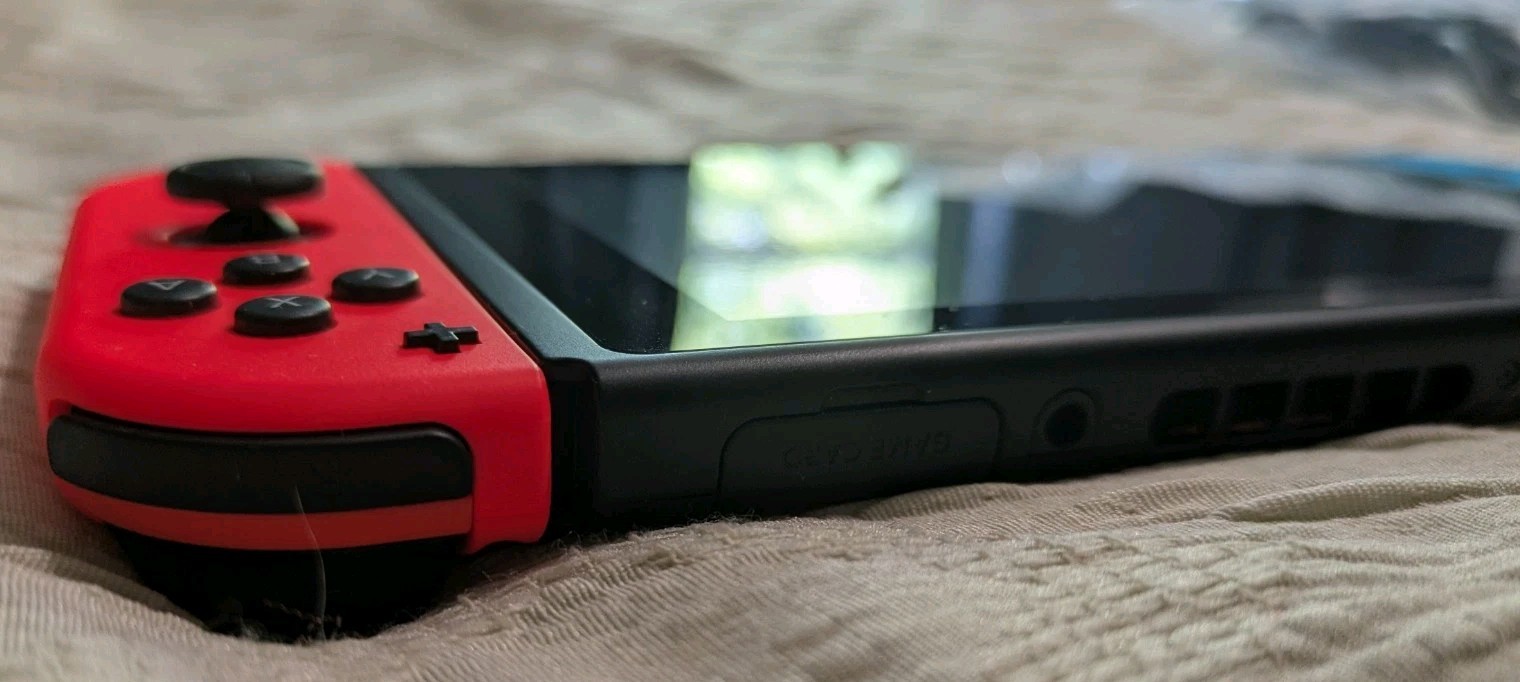 Nintendo Switch Console Neon Blue Red Joy-Con, Mario Kart 8 Deluxe Ed, 121634