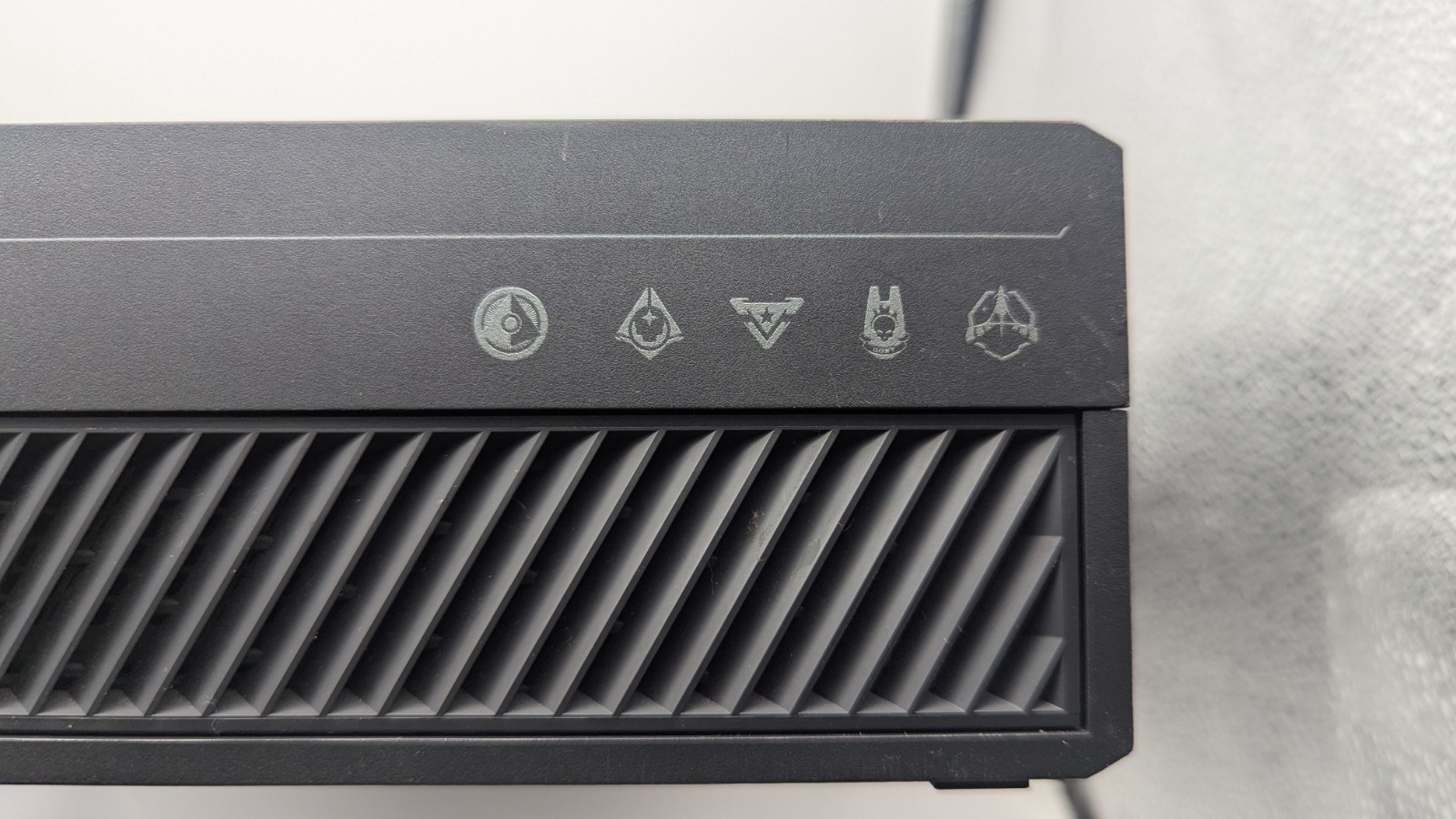 Microsoft Xbox One 1TB Home Console Halo SPECIAL Edition – FOR PARTS ONLY