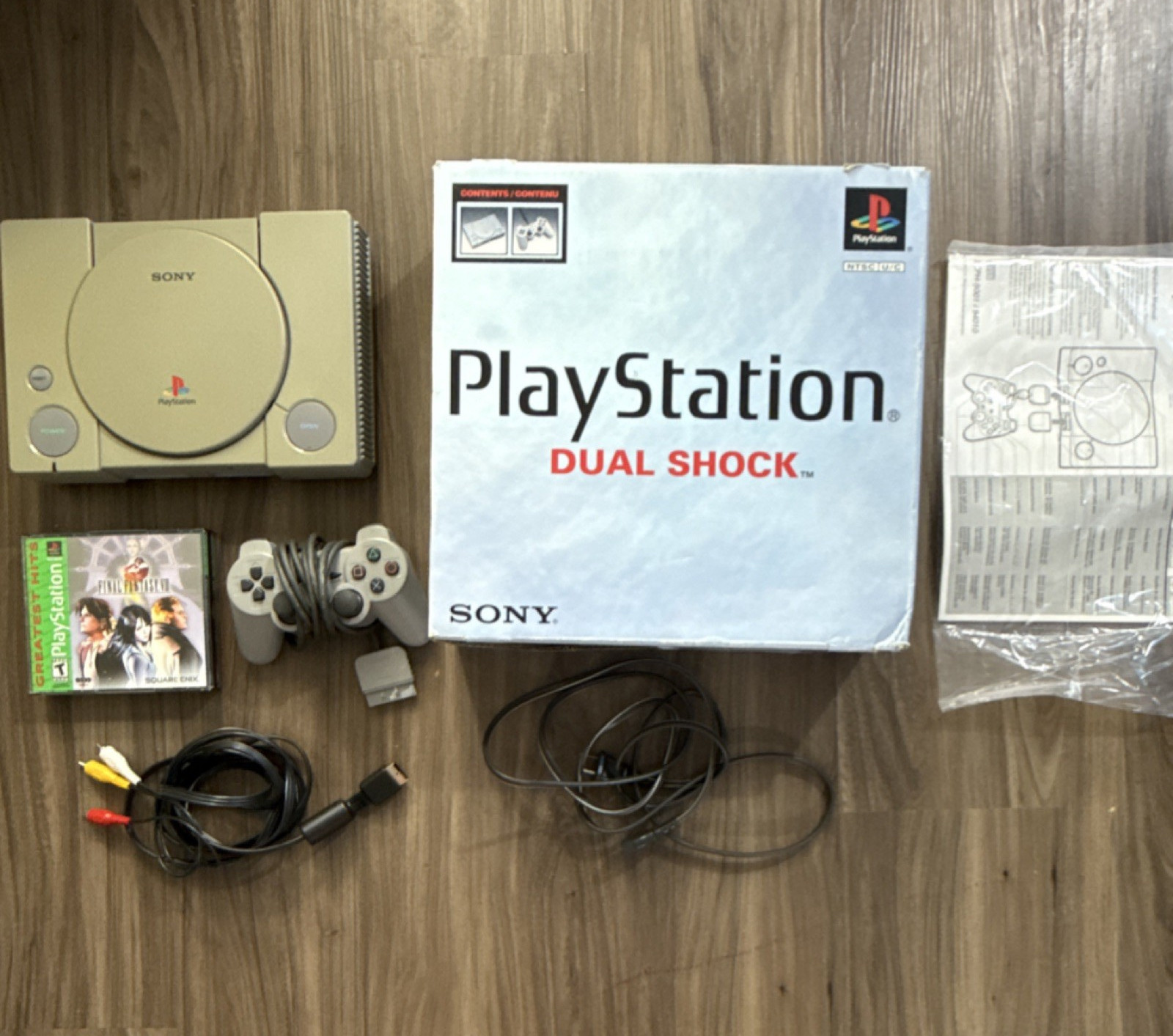 Sony PlayStation DualShock SCPH-9001 Console w/ Final Fantasy VIII, Original Box