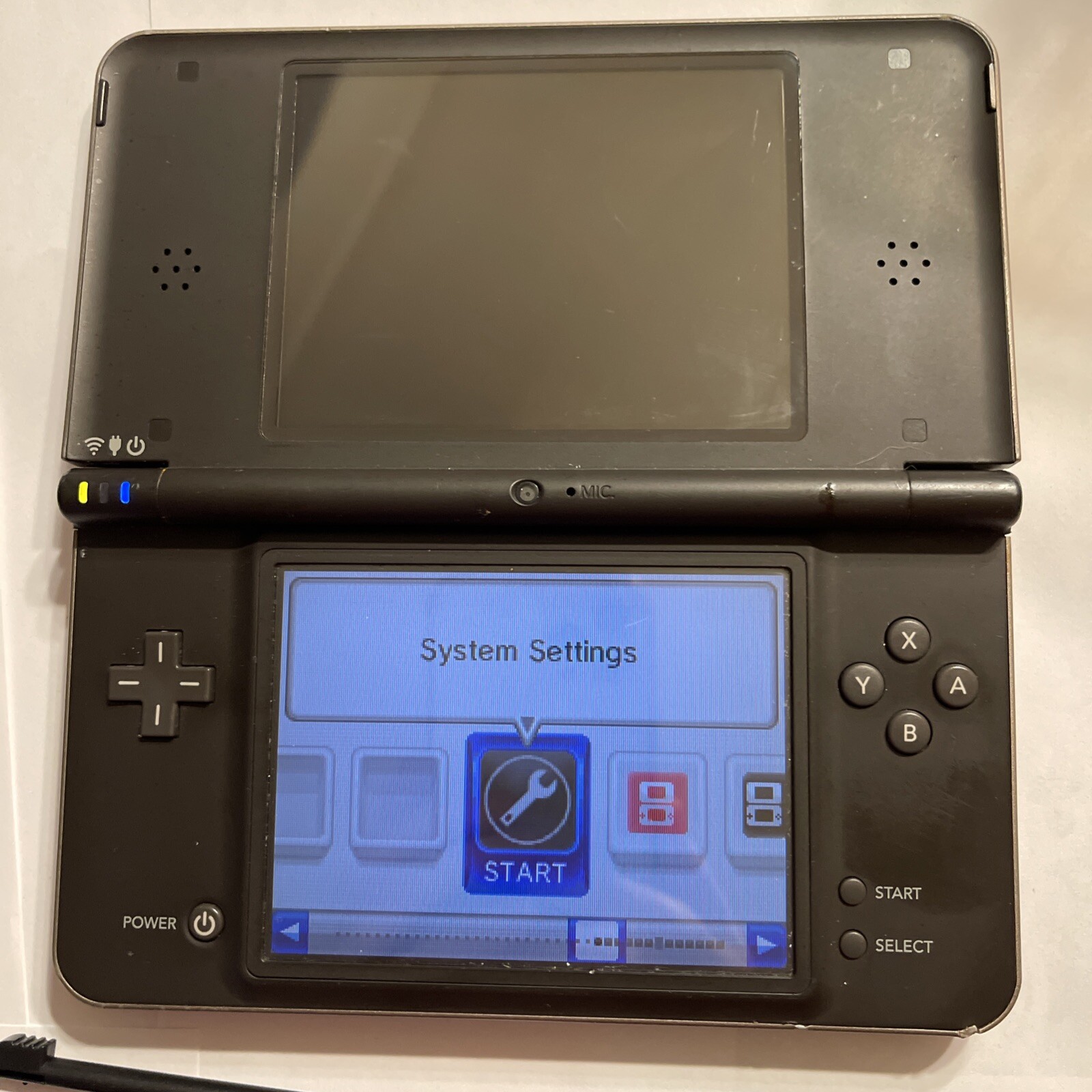 Nintendo DSi XL Bronze/Black Console & Game Lot As Is *Please Read Description*