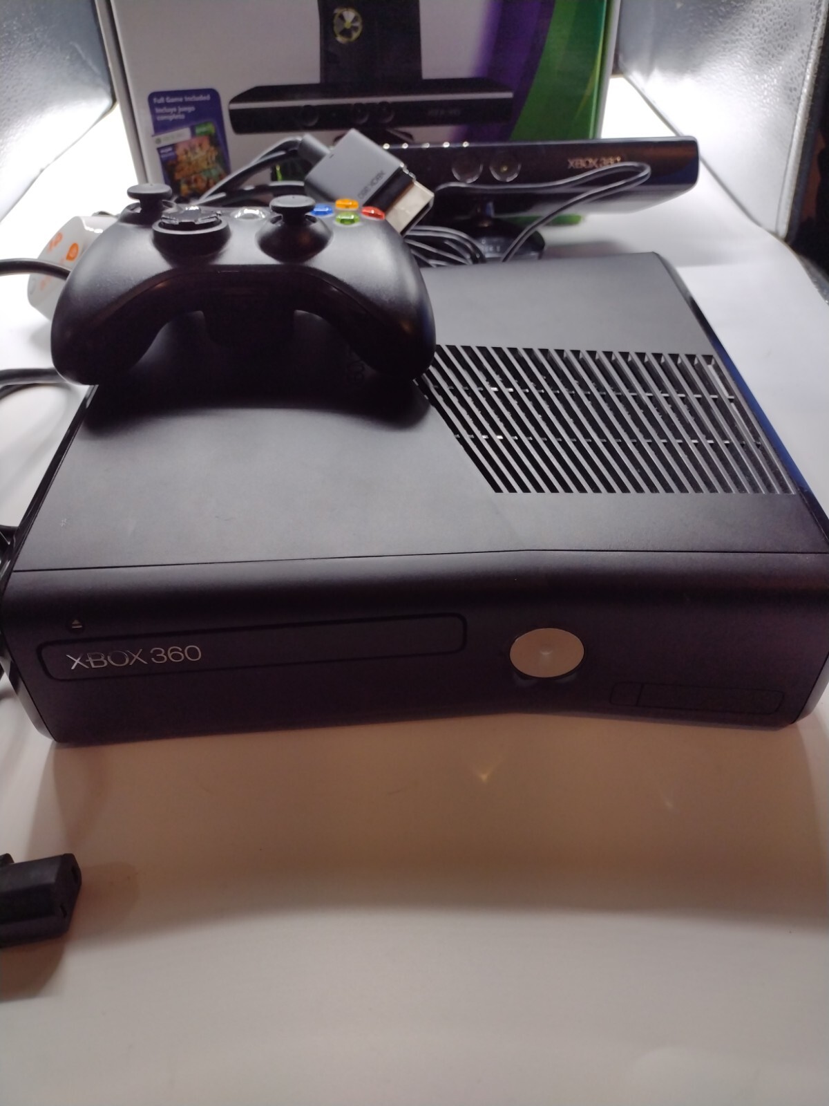 XBOX 360 S KINECT 4GB Sensor, Instructions No box one controller