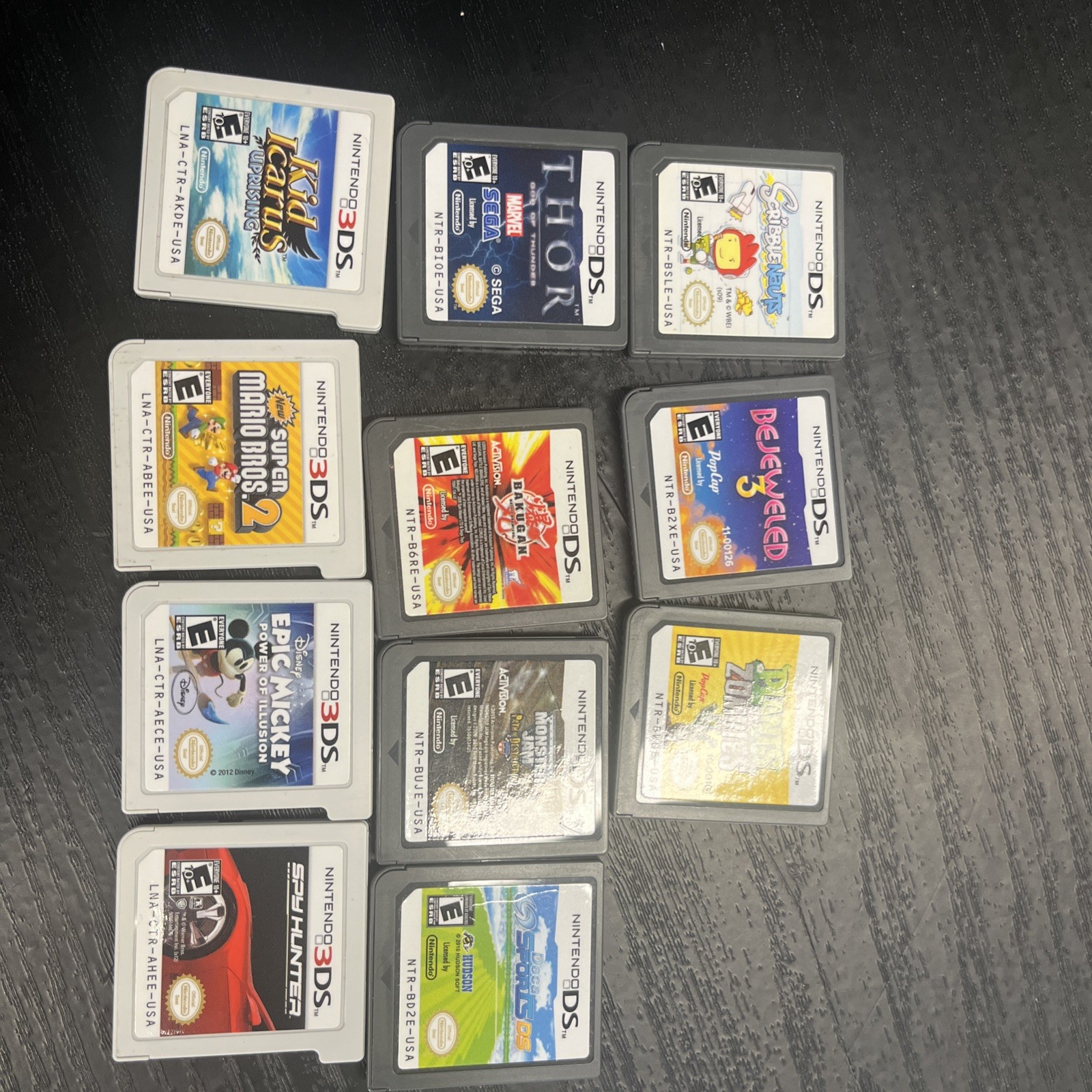 Nintendo 3DS XL Handheld System – Blue/Black no charger 11 games ￼￼