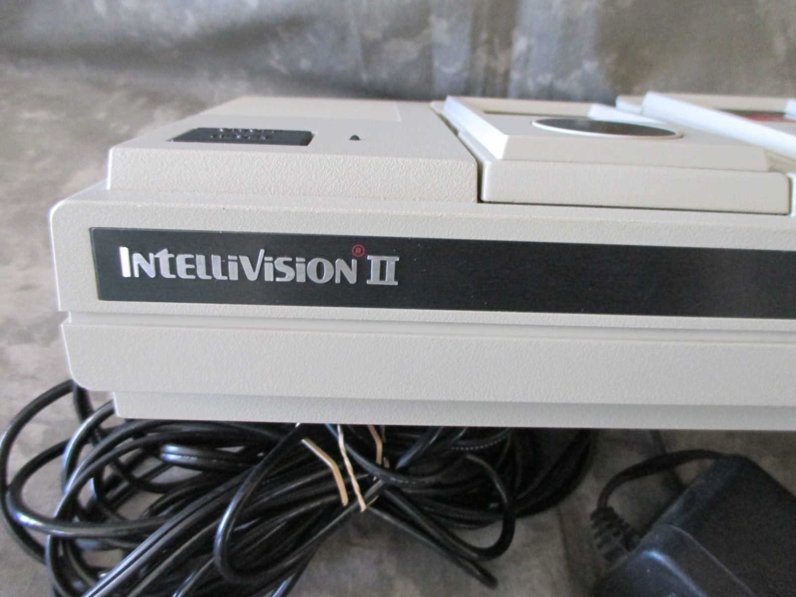 VINTAGE MATTEL INTELLIVISION II GAME CONSOLE WITH GAME 1982