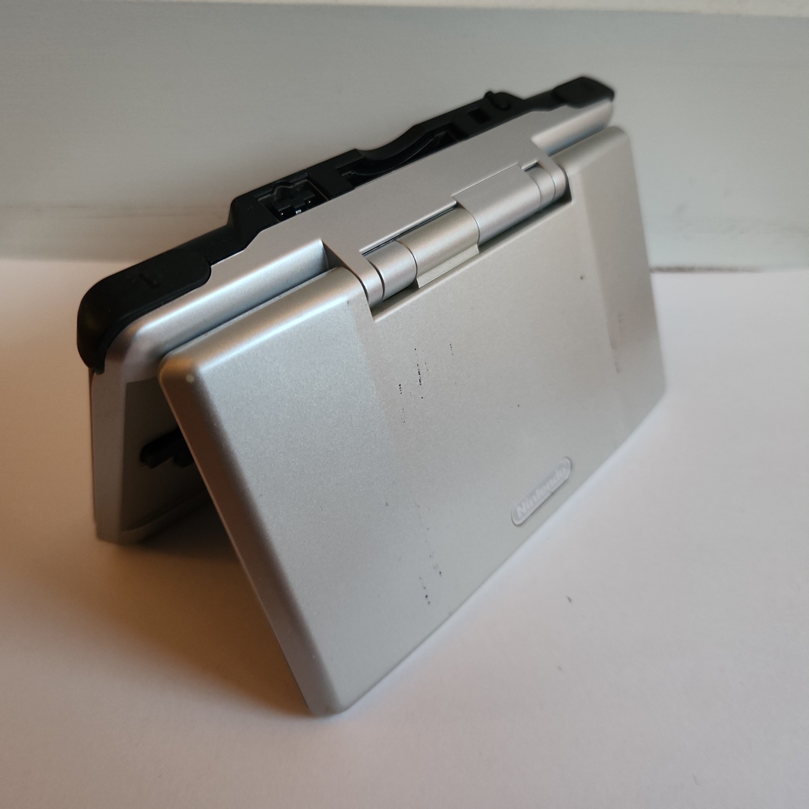 Nintendo DS Original Silver boxed & accessories – Aust release -Read Description