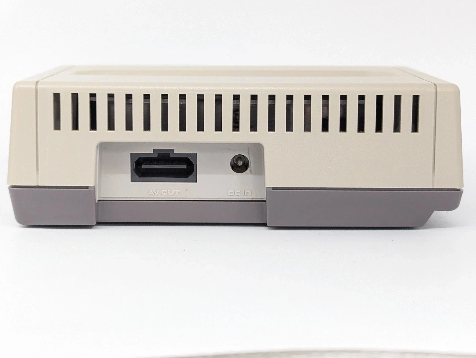Z617 Nintendo New Famicom Console HVC-101 AV NES2 JAPAN USED