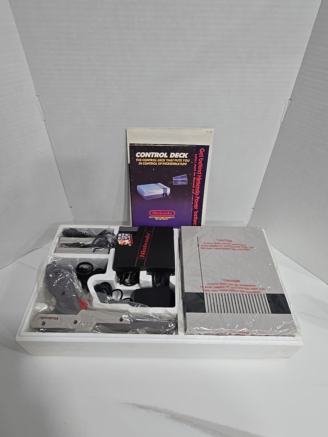 🔥 1990 Nintendo NES Action Set CIB Console w/ Zapper Paperwork & Mario Game VGC