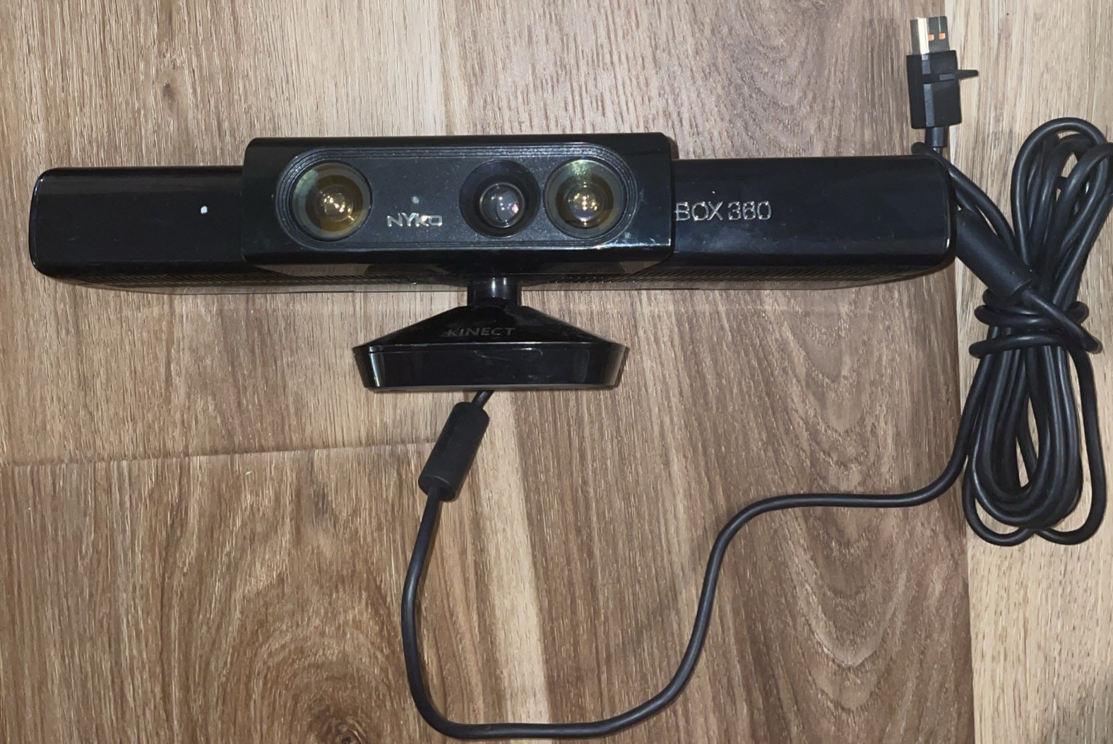 Xbox 360 Slim 250GB Bundle – Kinect Controller & 2 Controllers