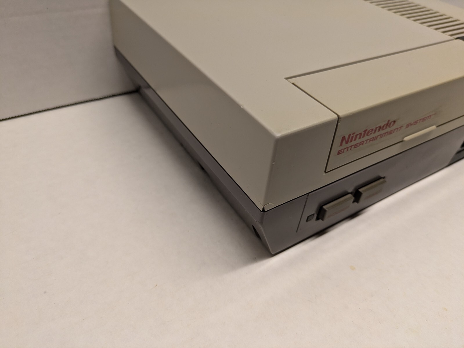 Nintendo NES Console. New Caps, Regulator, & OEM 72 Pin **Guaranteed** Yellowed