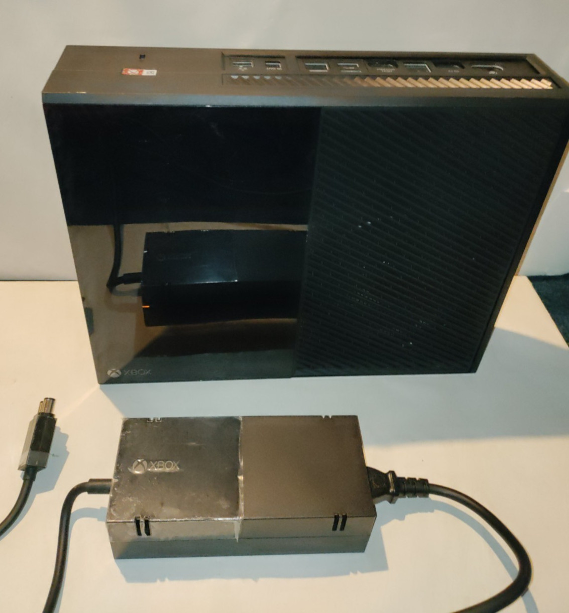 Microsoft Xbox One Console Model 1540 500GB Black with Power Supply Brick Works