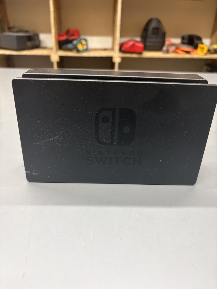 Nintendo Switch 32GB – Neon Red/Neon Red – HAC-001 w/512GB MICRO SD