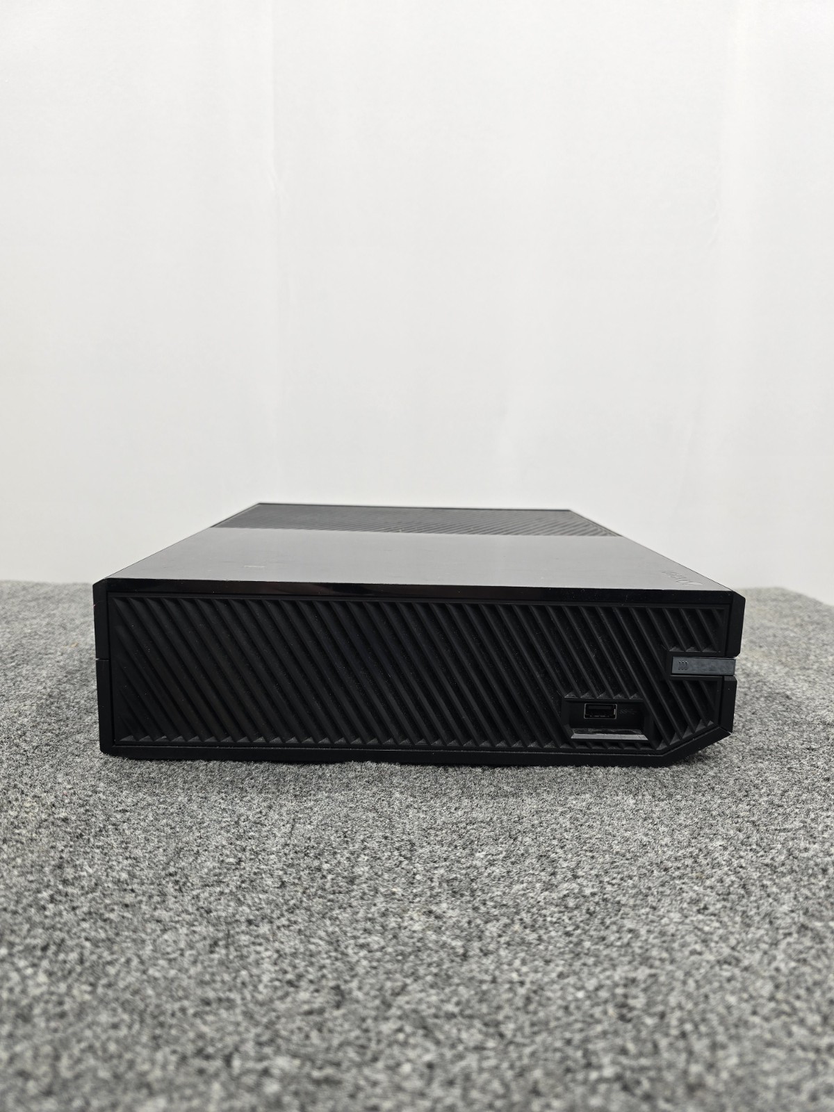 Microsoft Xbox One Black 500GB Console Only with 5 games Tested and Working 1540