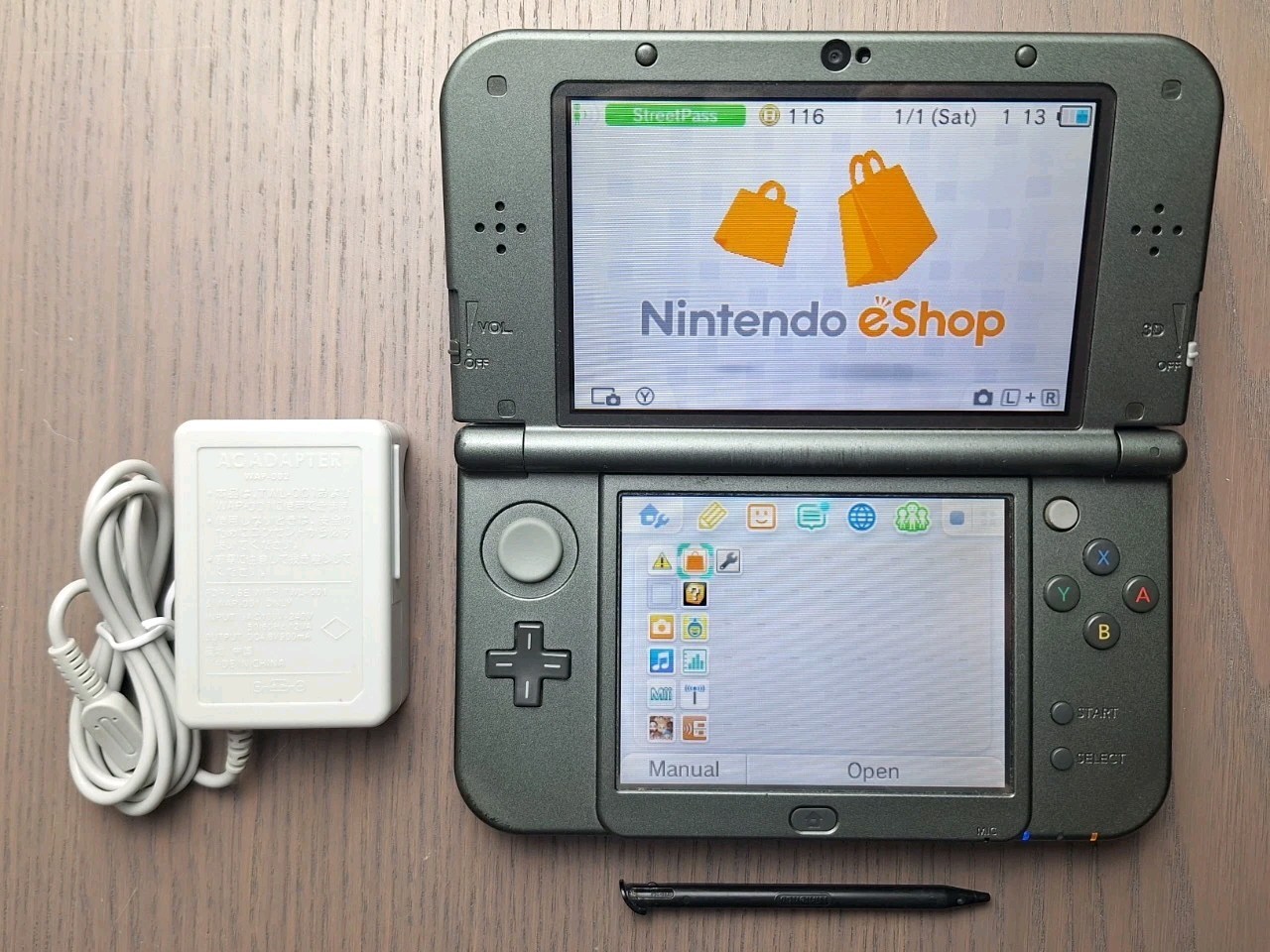 New Nintendo 3DS XL Metallic Black | Charger 32GB SD Card | REGION FREE