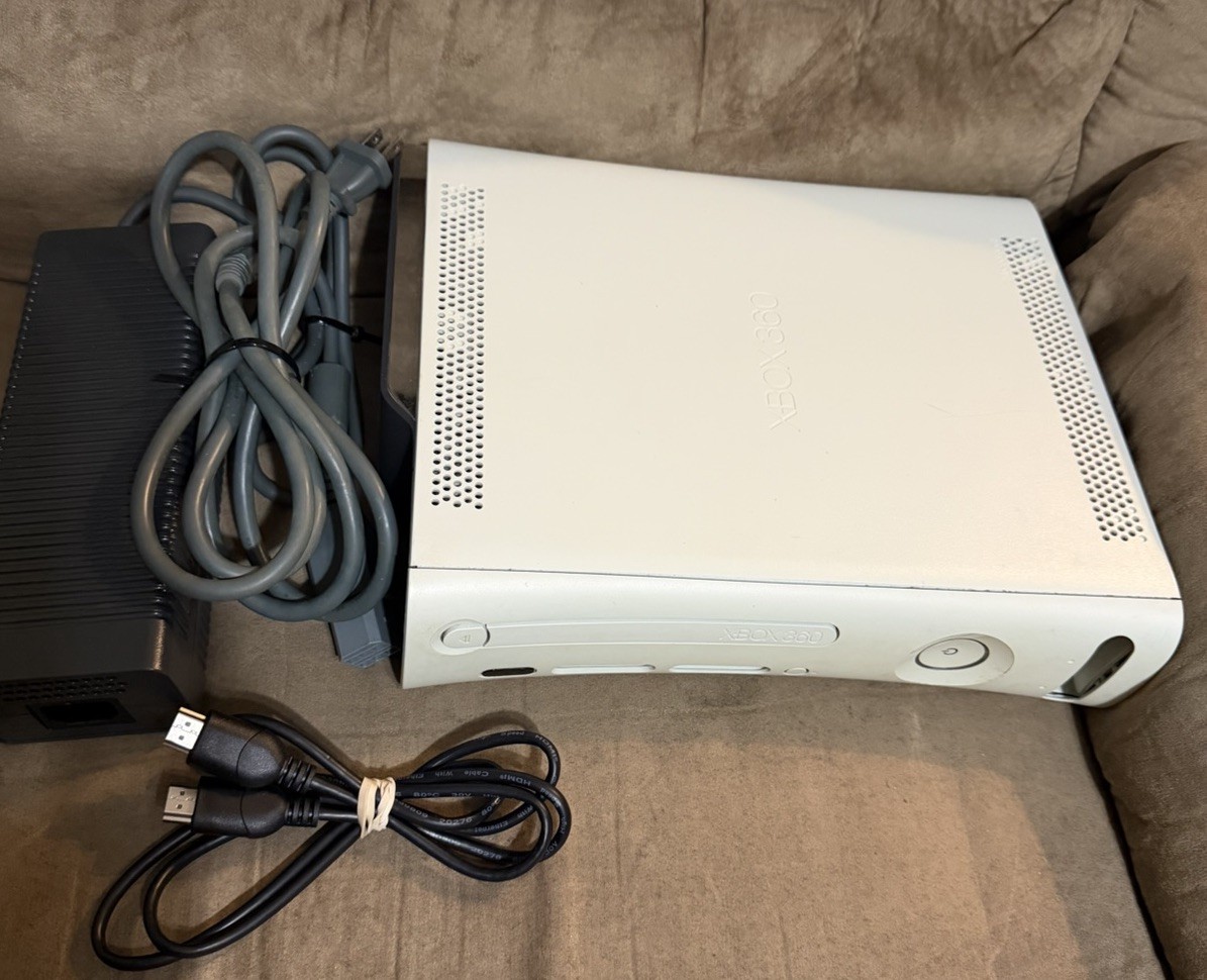 Original Xbox 360 White Console 120GB Bundle – Tested READ