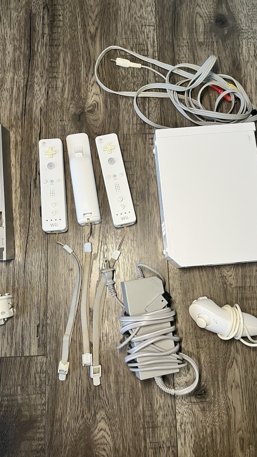 Nintendo Wii RVL-001 512 MB Home Console Wii Bundle Three Controllers