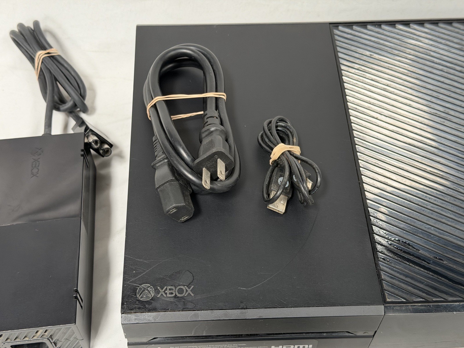 Microsoft Xbox One w/ Controller 1TB Black Console (Model 1540) Tested
