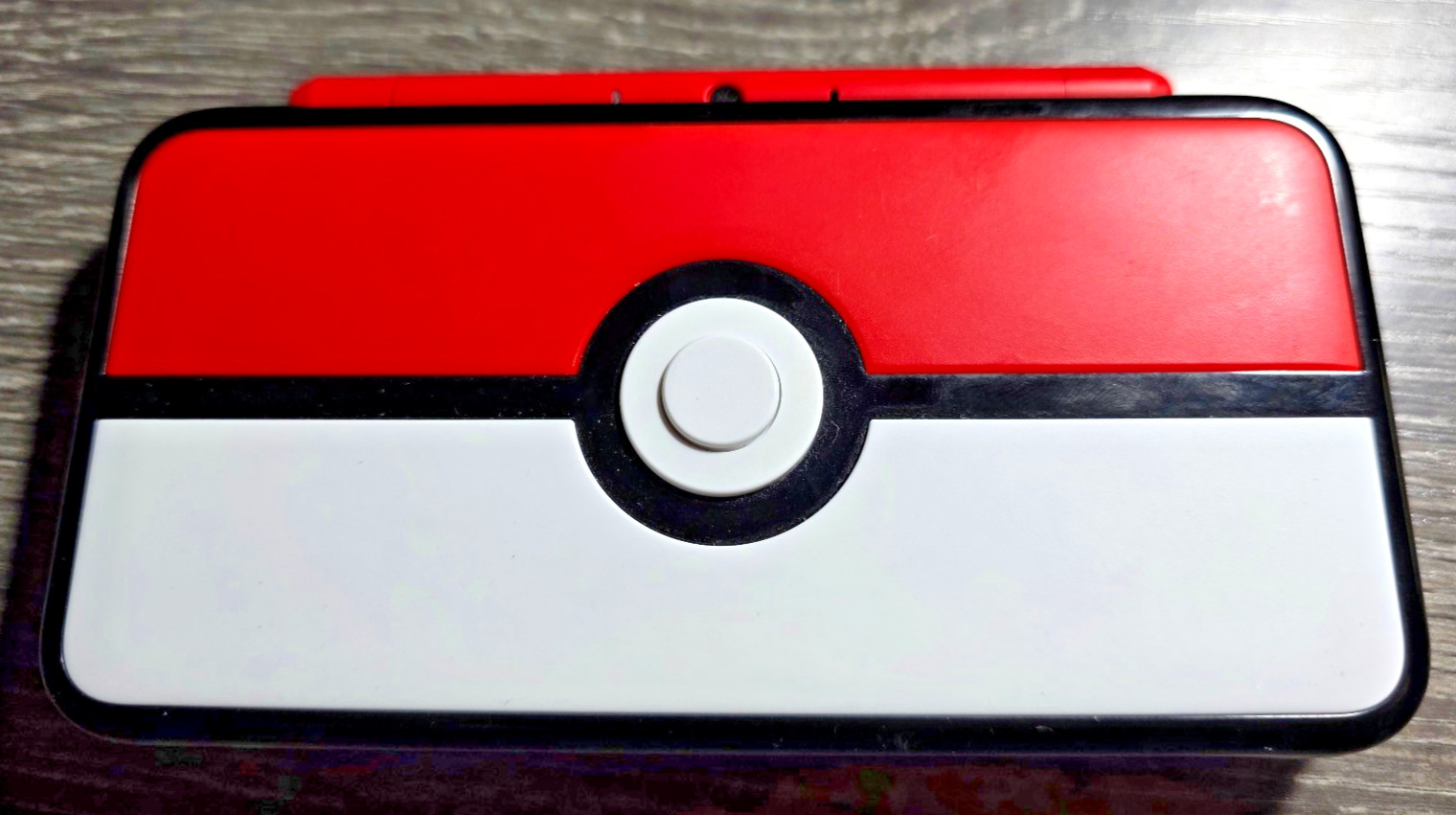 Nintendo 2DS XL Pokeball Edition System Console AS-IS FOR PARTS OR REPAIR