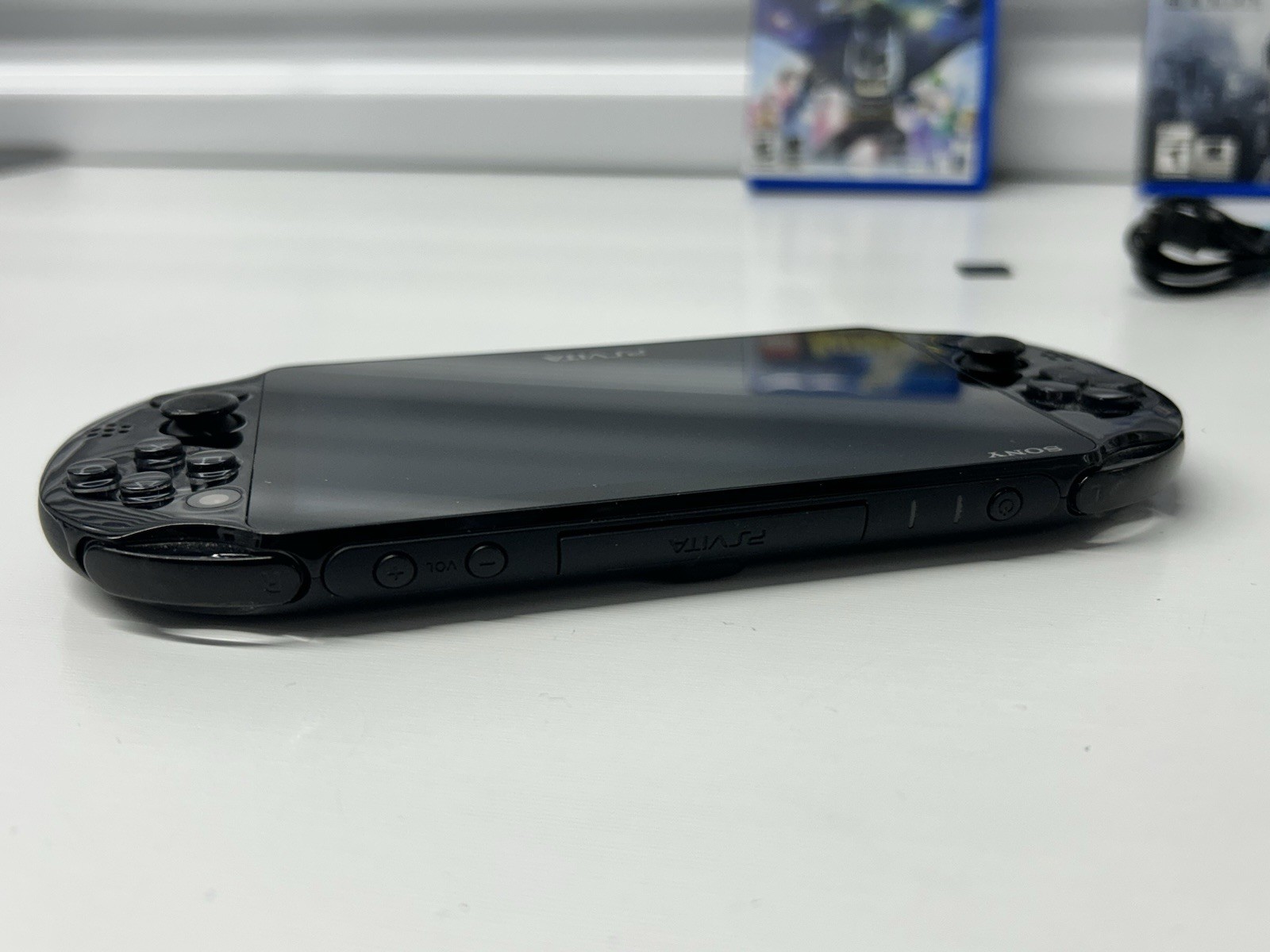 Sony PS Vita PCH-2001 Console 8GB 2 Games Charger Tested Works