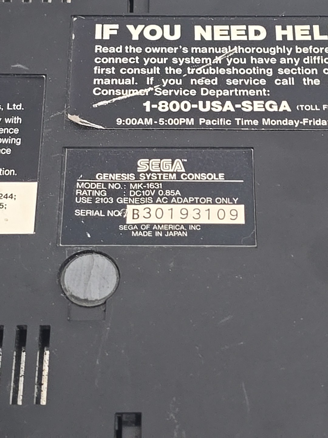 Sega Genesis II Console Model 1631 + 1 Controller & Joe Montana Football TESTED