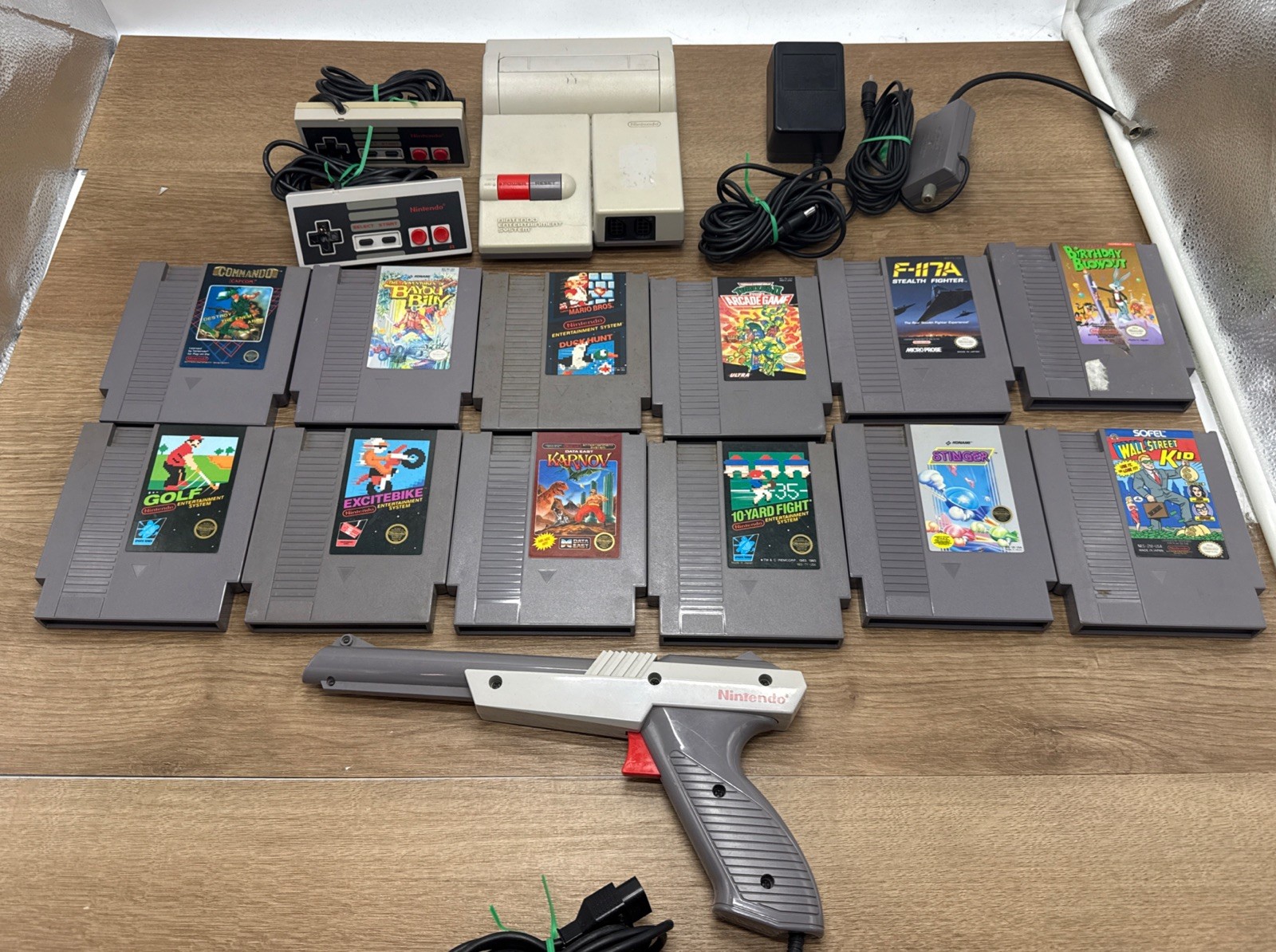 Nintendo NES Top Loader Console Bundle Lot w/ 12 Games, Controllers – Tested
