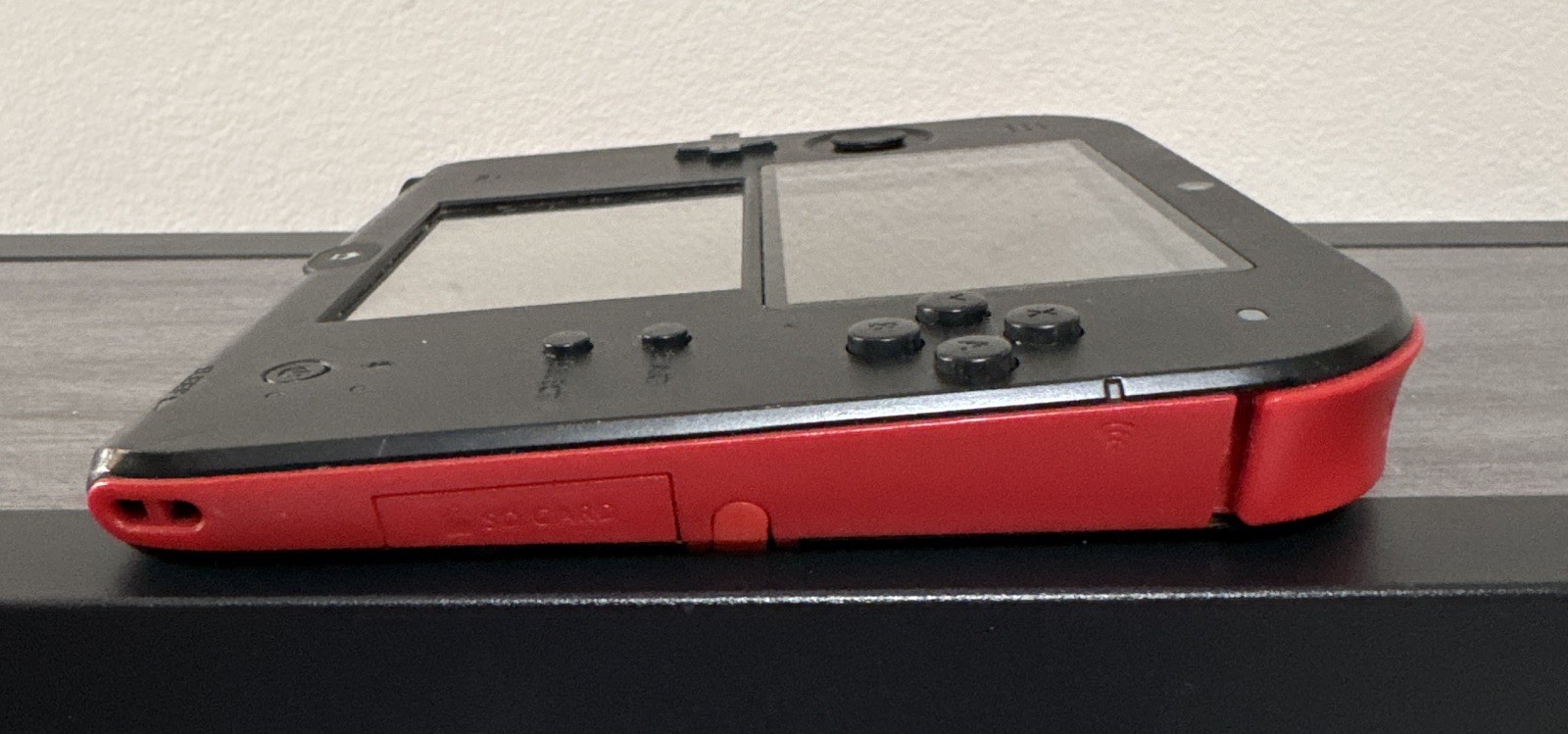 Nintendo 2DS Handheld Console Black/Red Wi-Fi 4GB w/ Stylus *Tested* w/ Charger