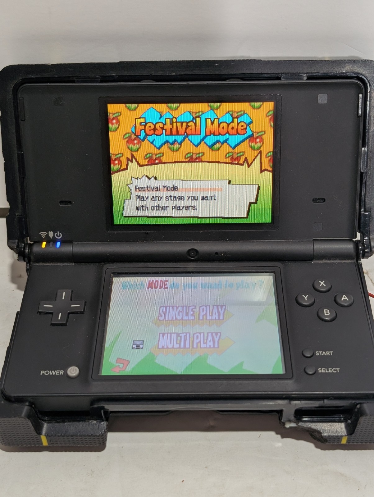 Nintendo DSi Bundle (DSi + NERF Case + Charger + Stylus + Game)