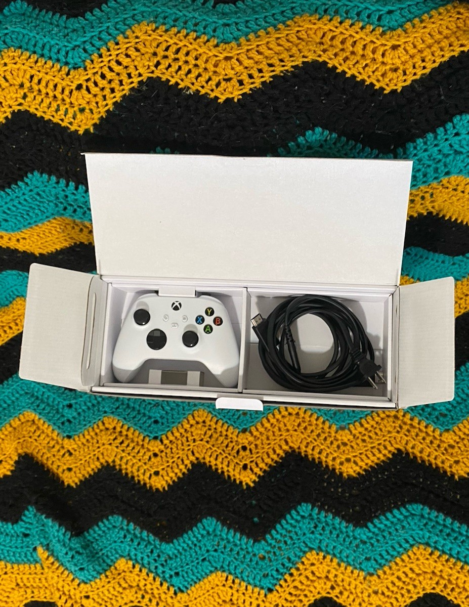 Microsoft Xbox Series S 512GB Digital White Console *CIB/Open Box*