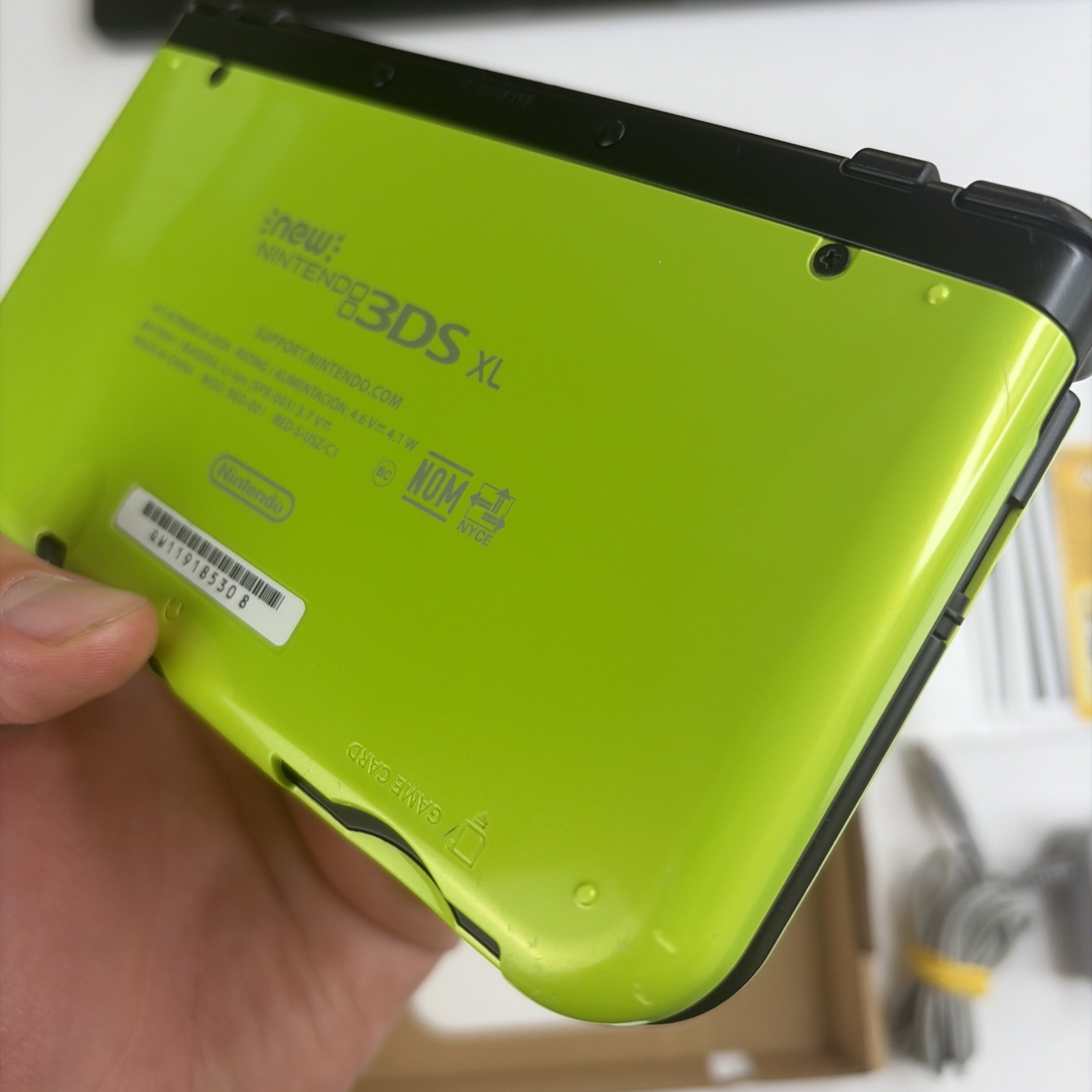 New Nintendo 3DS XL Lime Green Super Mario World Edition Complete Box US Model