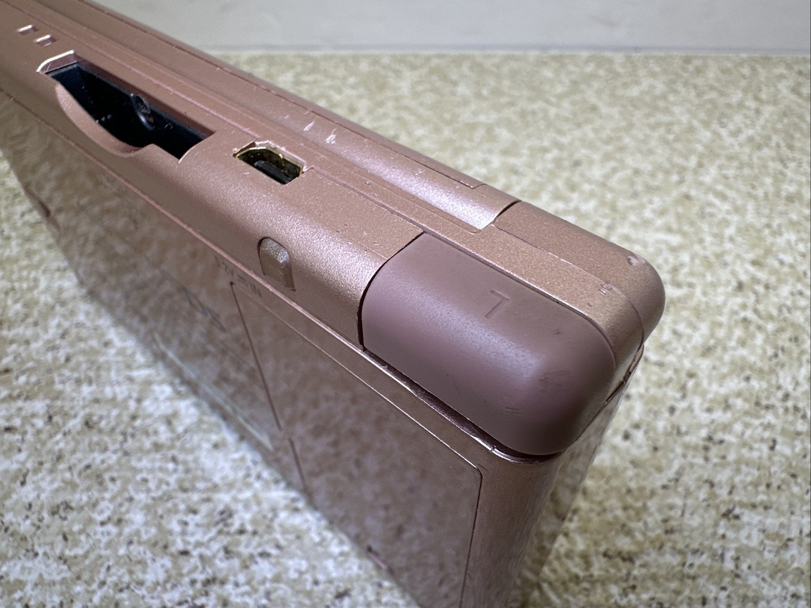 Nintendo DS Lite USG-001 Metallic Rose W/Charger, Stylus & 7 Games Tested/Works