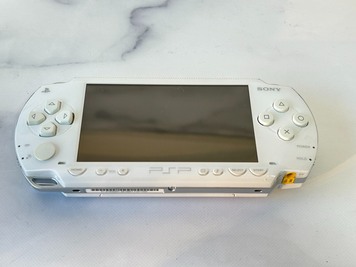Sony PSP-1000 2000 3000 Console region free / Charger + Battery + Memory Stick