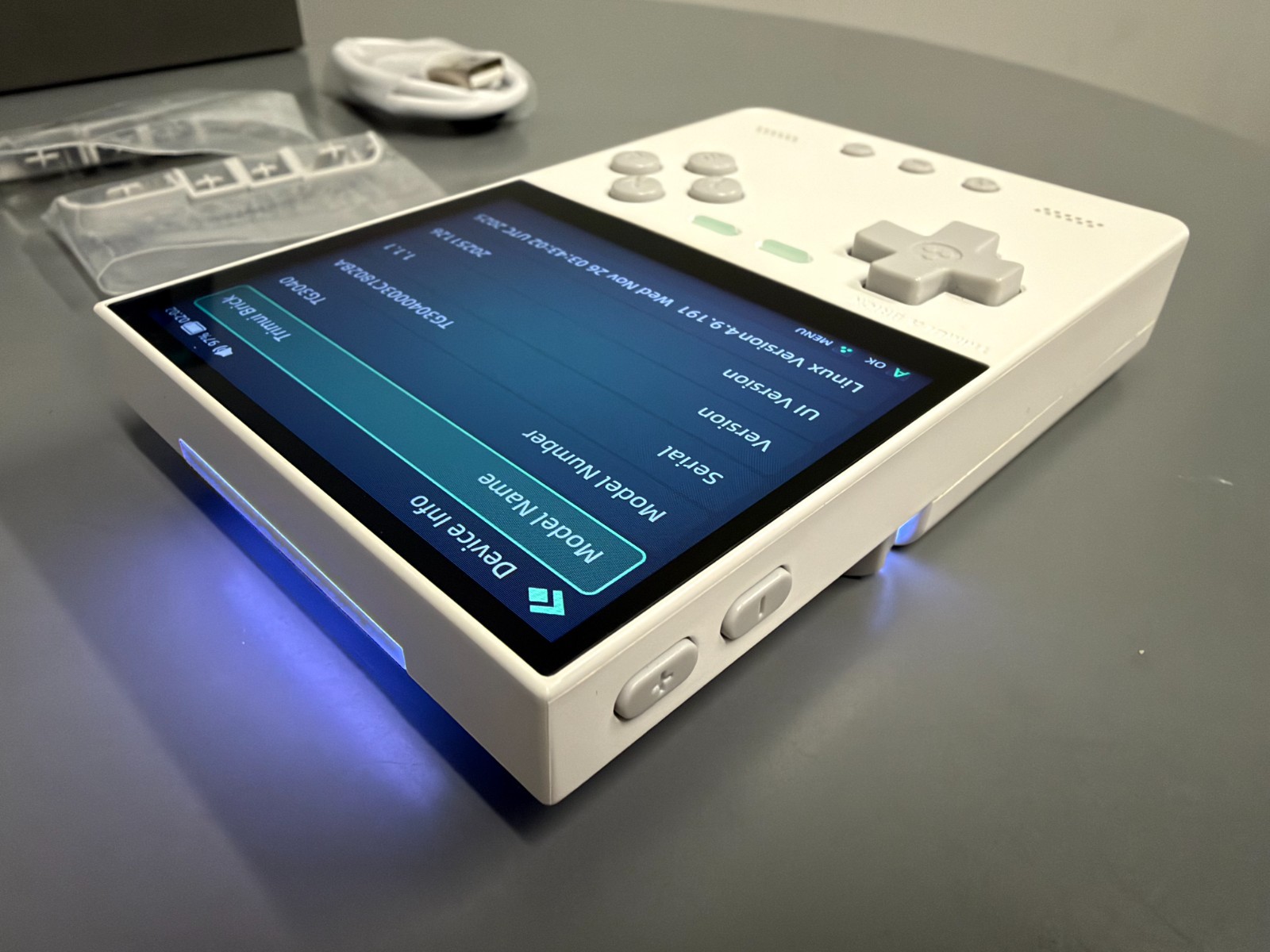 TrimUI Brick, White Console, 3.2” IPS Display, Linux, WiFi/Bluetooth/USB-C