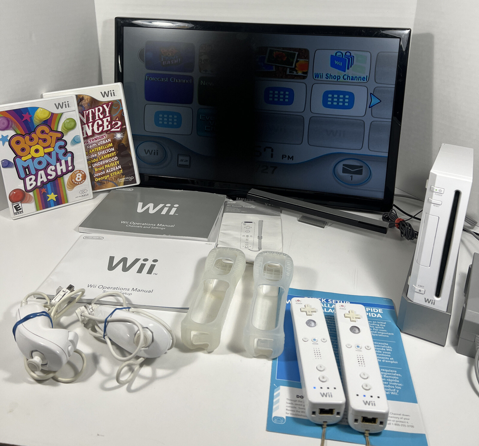Nintendo Wii Console RVL-001 Bundle W/ 2 Controllers, Sensor, Cords, TESTED!!!