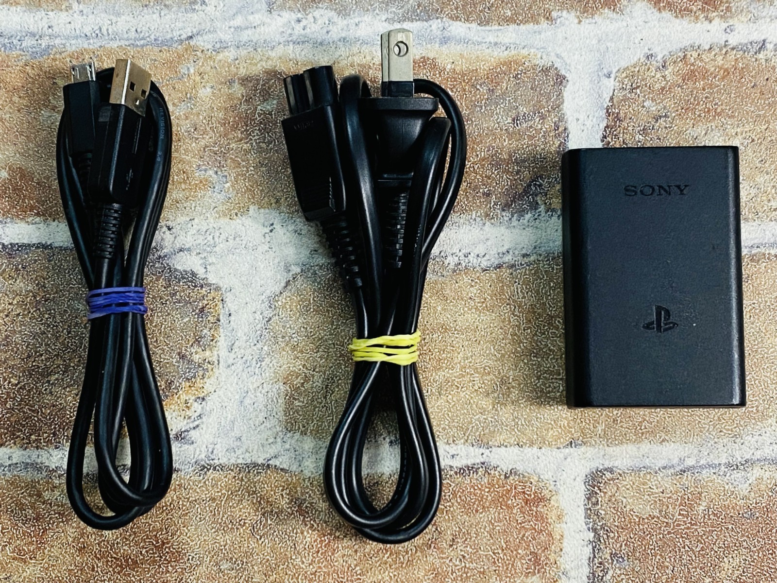 SONY PS Vita PCH-2000 ZA25 SILVER Japan PlayStation Charger 8GB Tested DDP