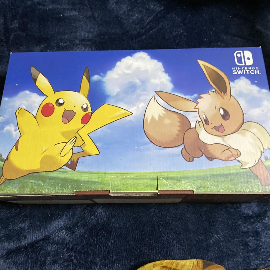 Nintendo Switch Console Pokemon Let’s Go Pikachu Edition with Monster Ball Plus