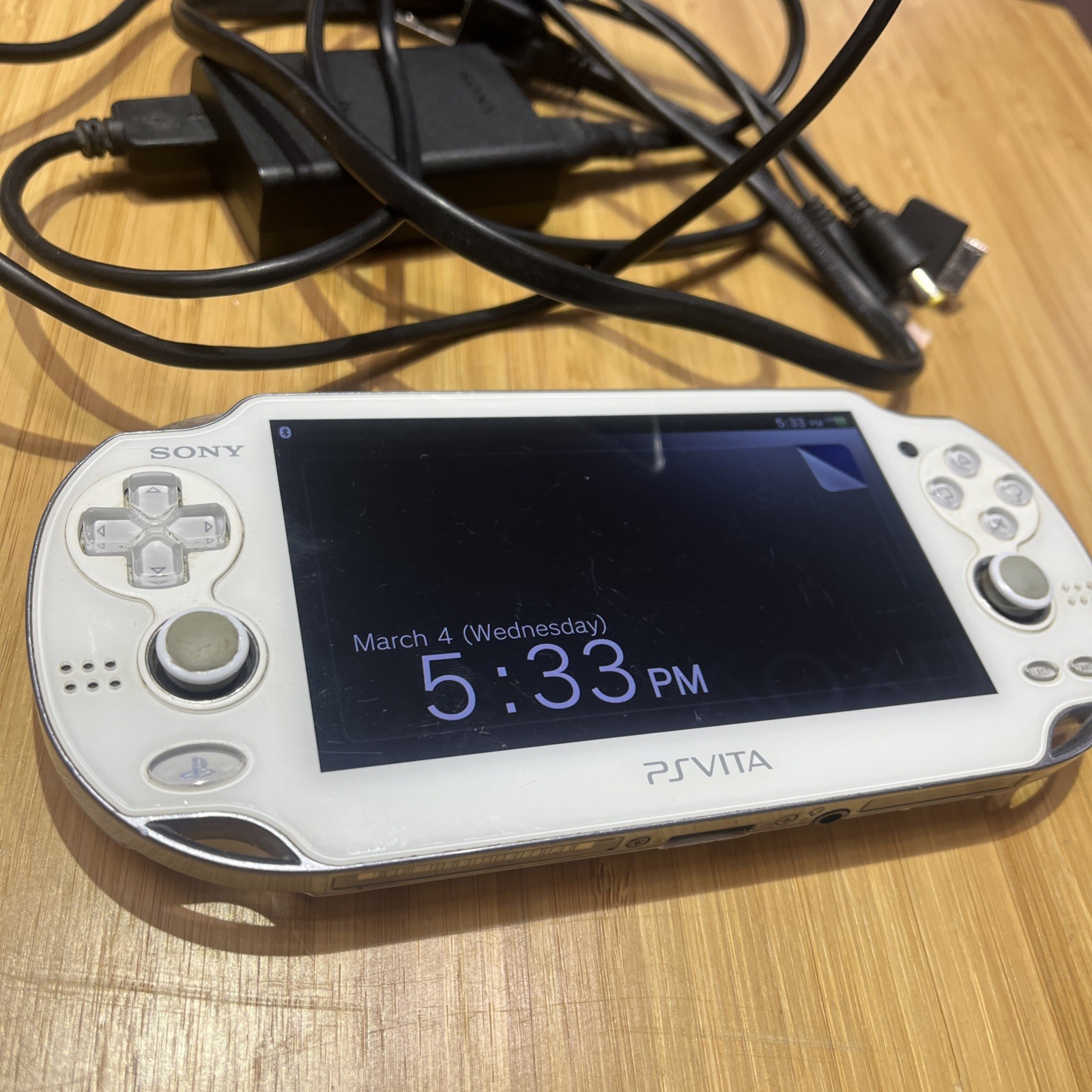Sony PS Vita Pch 1001 White No Memory Card Working