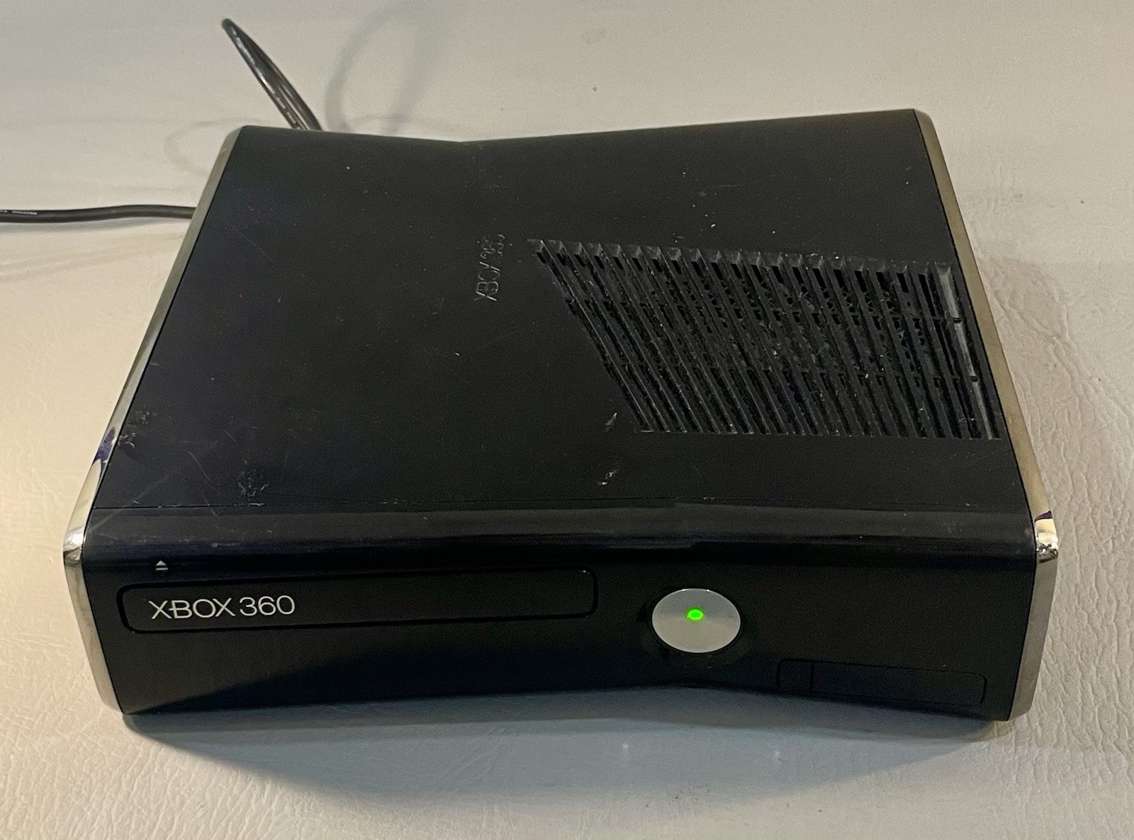 Xbox 360 Slim 4GB Console Bundle 3 Controllers 5 Games Tested