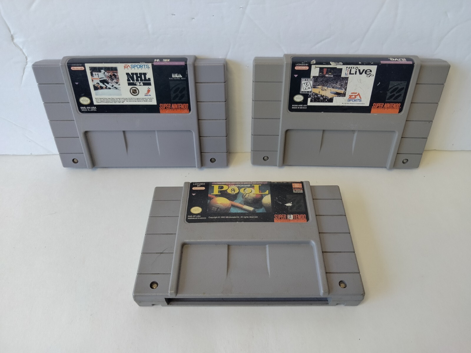 Super Nintendo Console SNES Controller & Game Bundle