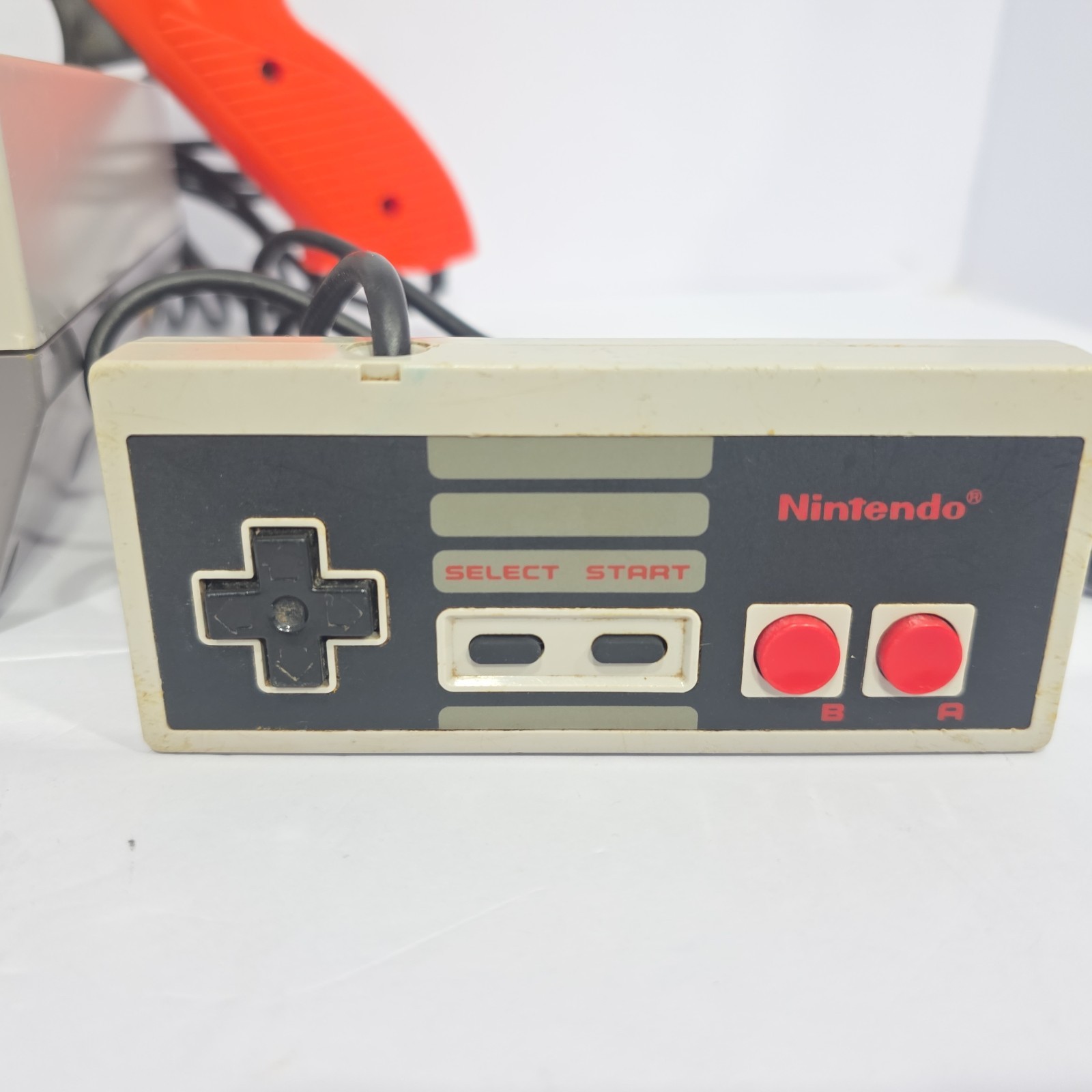 VTG 1985 Nintendo NES-001 Console Controller Super Mario Duck Hunt Bundle Game