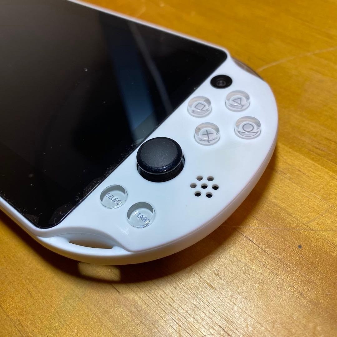PSVITA 2000 Console, Glacier White 6257 From Japan