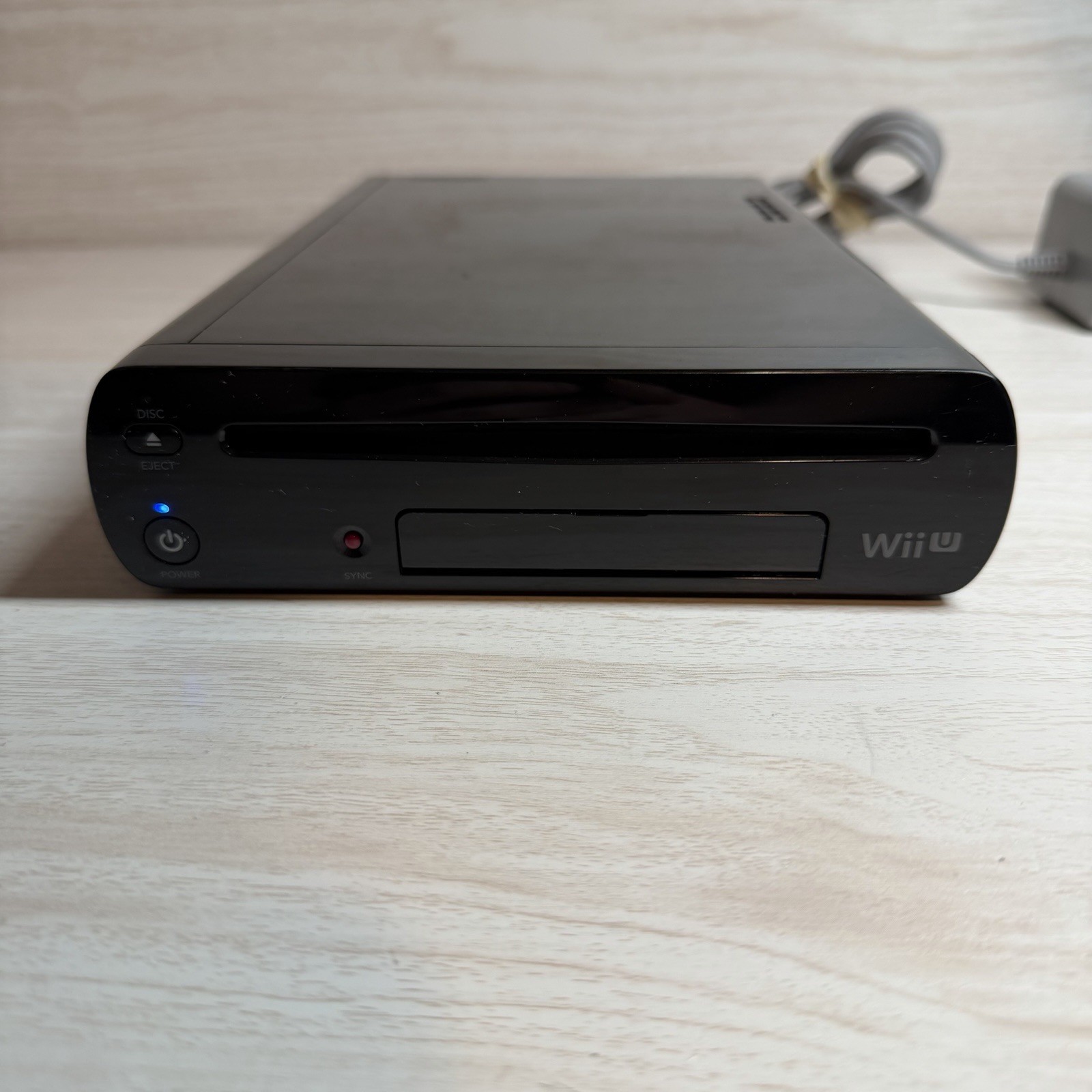 Nintendo Wii U Deluxe 32GB Handheld System – Black WUP-101(02) w/ Pro Controller