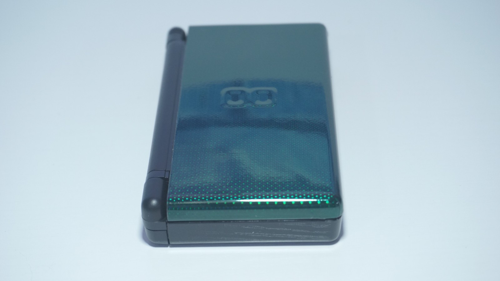 Nintendo DS Lite Shiny Pearlescent Green / Black Handheld System with Charger