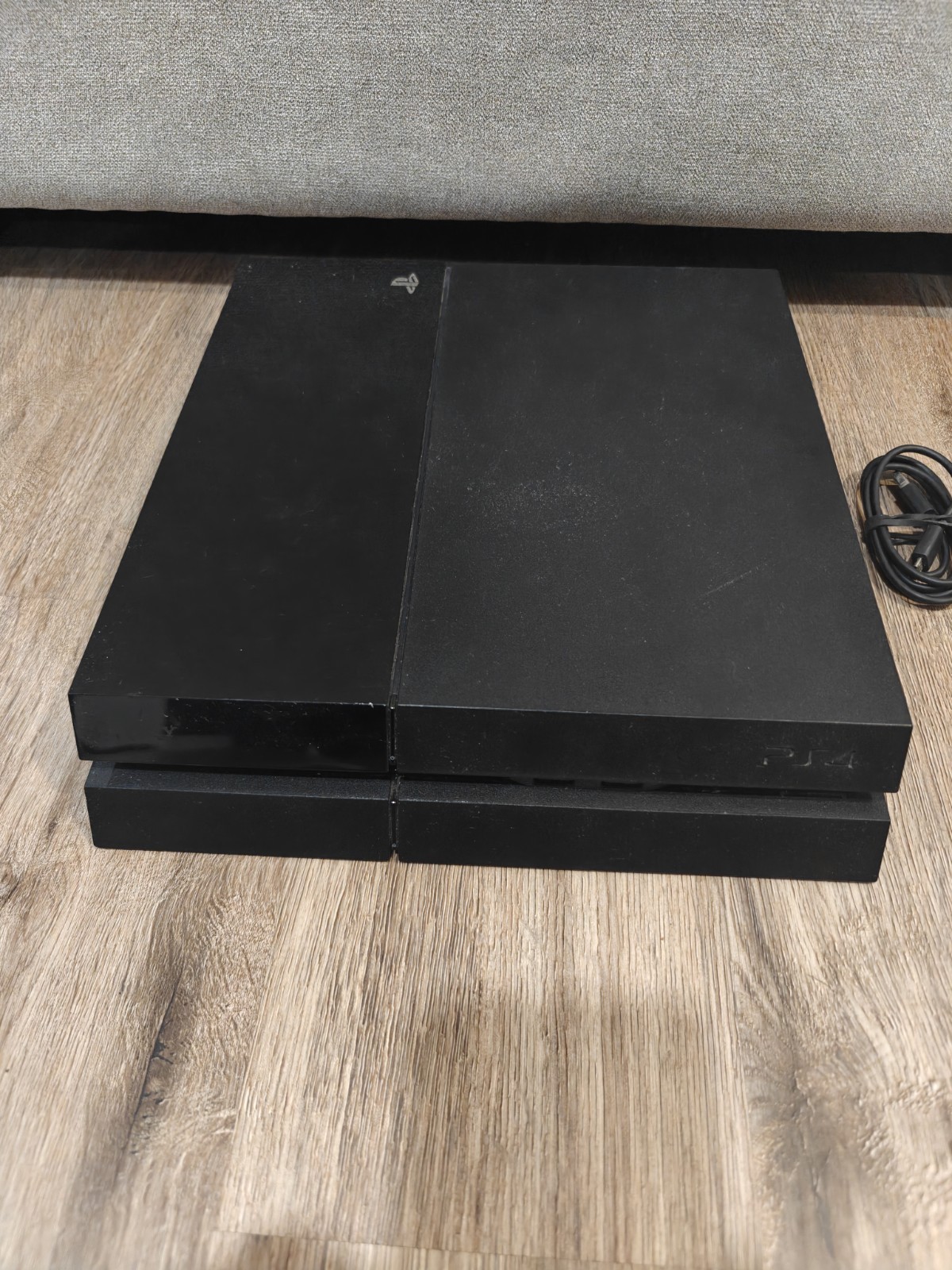 Sony PlayStation 4 500GB Game Console CUH-1215A Black W/ Controller Tested