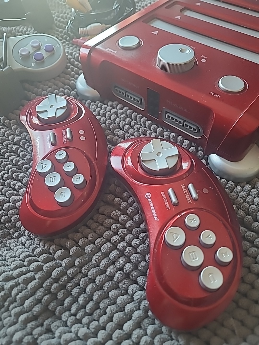 Red Hyperkin Retron 3 2.4GHz Console With 4 Controllers + Cords NES SNES GENESIS