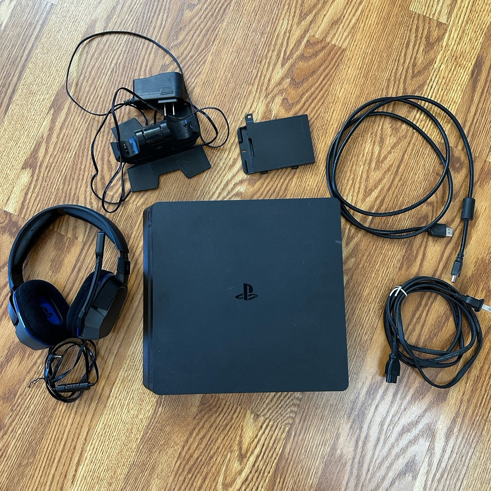 PlayStation 4 PS4 Slim Console CUH-2215B, Cables Charger Headset NO CONTROLLER