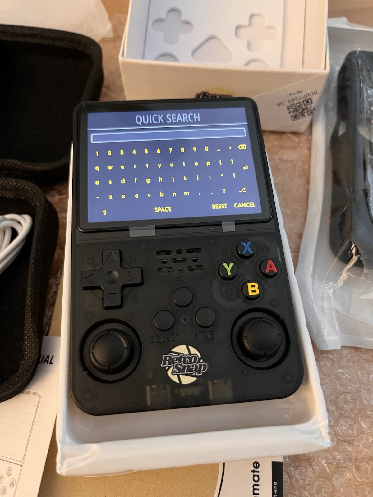 R36S Retro Handheld Game Console, 3.5 Inch 640×480 IPS Screen