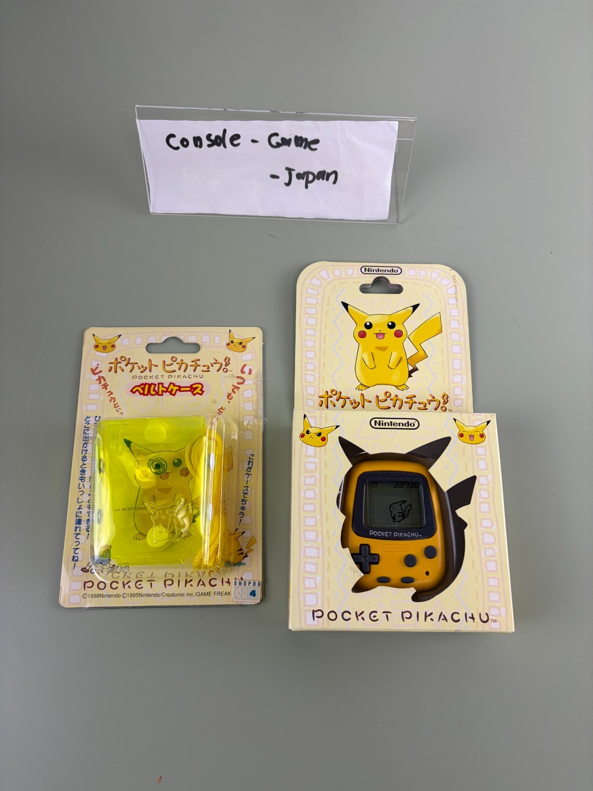Pokemon Pocket Pikachu MPG-001 Pedometer 1998 Nintendo and Carrying Case Pouch
