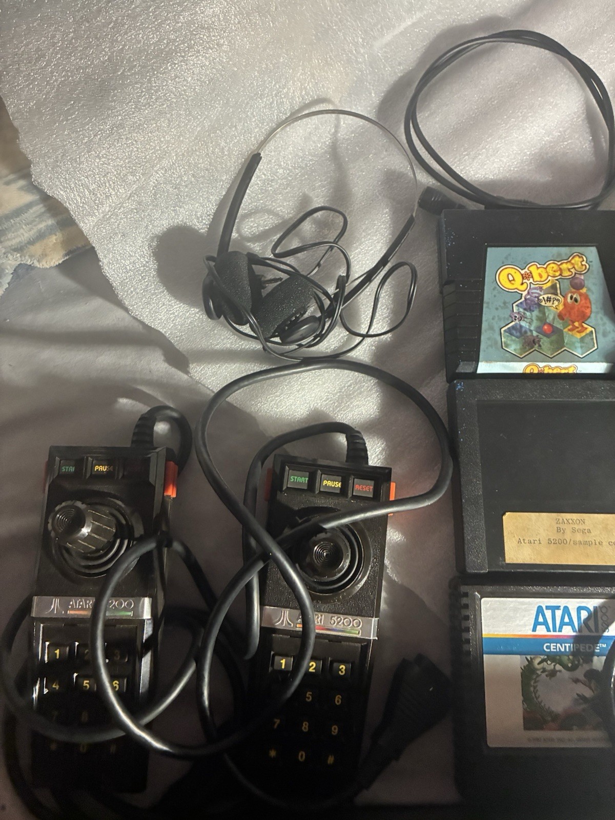 Atari 5200 Console Bundle – 2 Controllers + Games – Zaxxon Sample Not Included