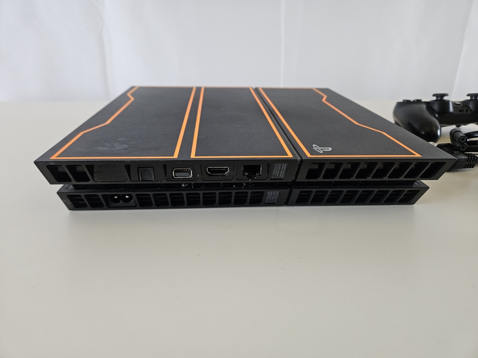 Sony PlayStation PS4 Call of Duty: Black Ops III Edition + Cables + Controller