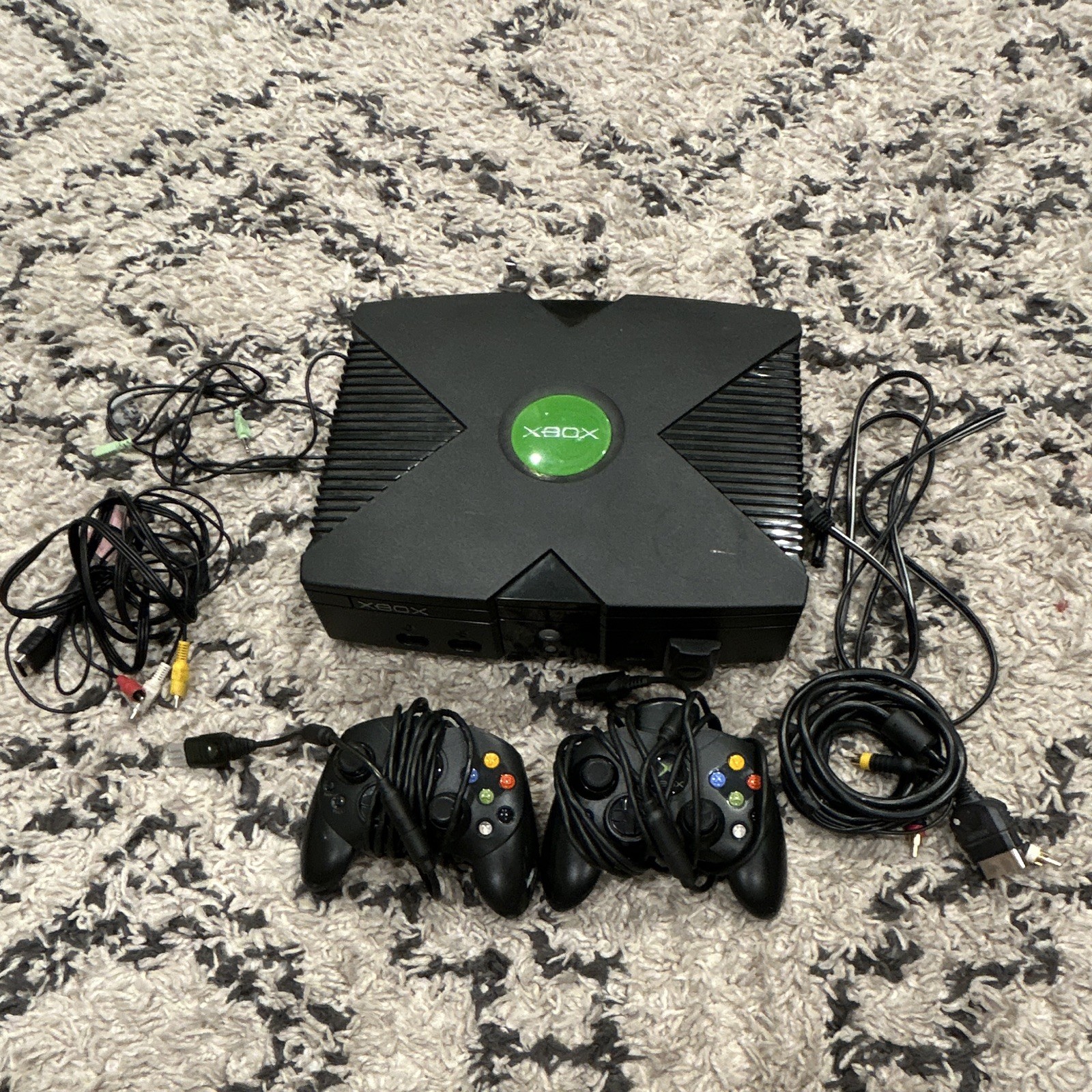 Microsoft Xbox Original Console Bundle 2 Wired Controllers AV/Power NTSC 480p