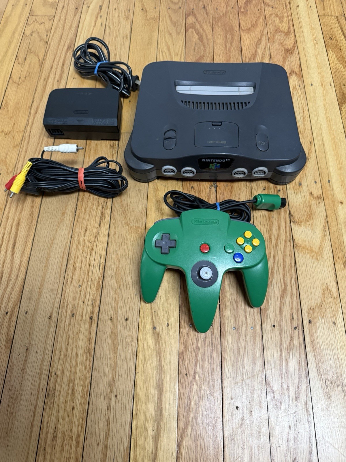 Vtg Nintendo 64 N64 System Console w/ Controller Power AV Jumper Pak WORKS